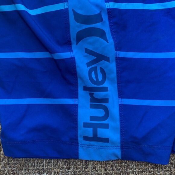Hurley Striped Hybrid Board shorts - Picture 2 of 4